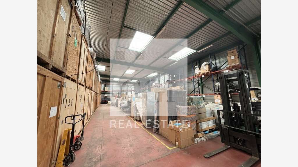 AV local d'activité 210m² proche Rocade à Genas  