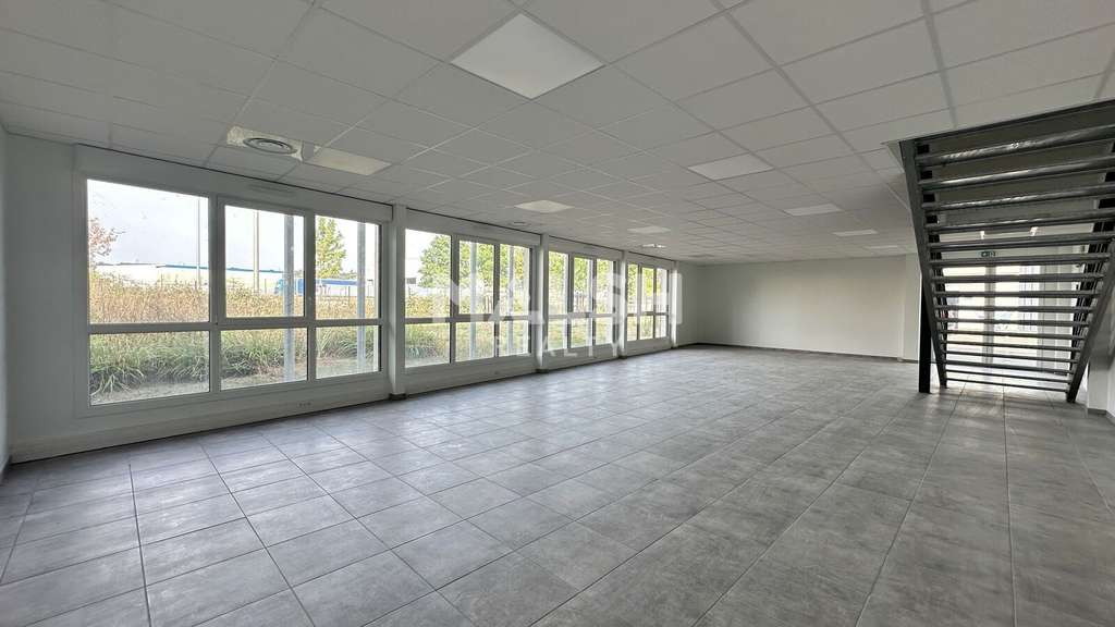 Vente local d'activités bureaux de 480m² à Genay