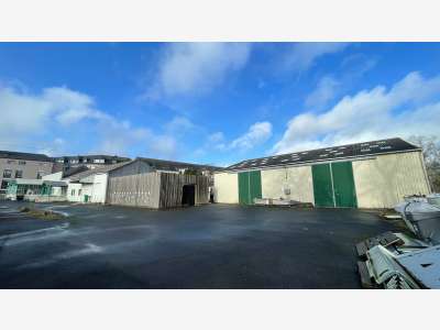 Local d'activité 950m² à vendre à Gouarec