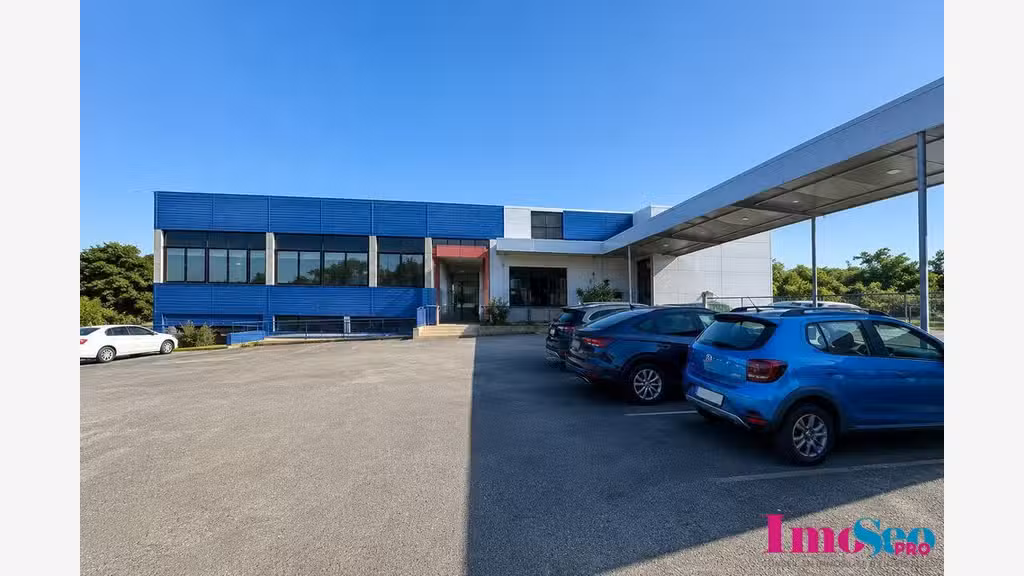 Entrepôt de 2870m² à vendre proche de Gradignan
