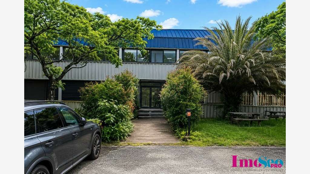Entrepôt de 2870m² à vendre proche de Gradignan