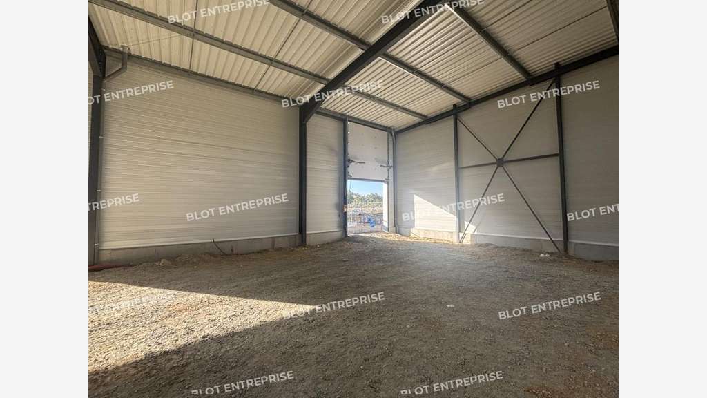 A vendre cellule d'activités 204m² à Grandchamps