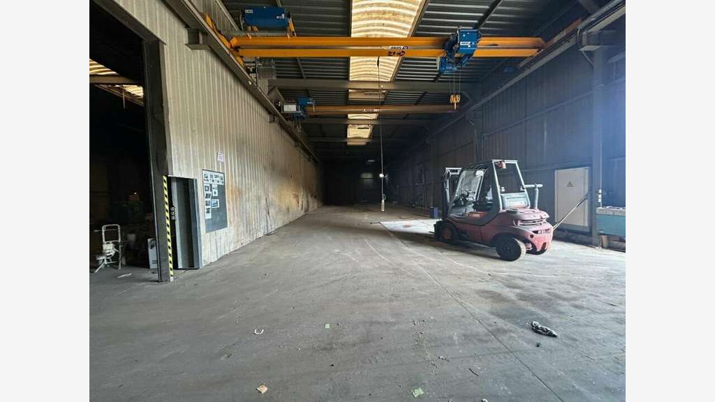 Bâtiment industriel à vendre à 30 min Langres (52)