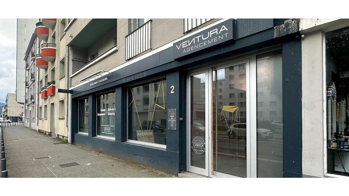 Vente local 111m² à Grenoble, Av de Valm