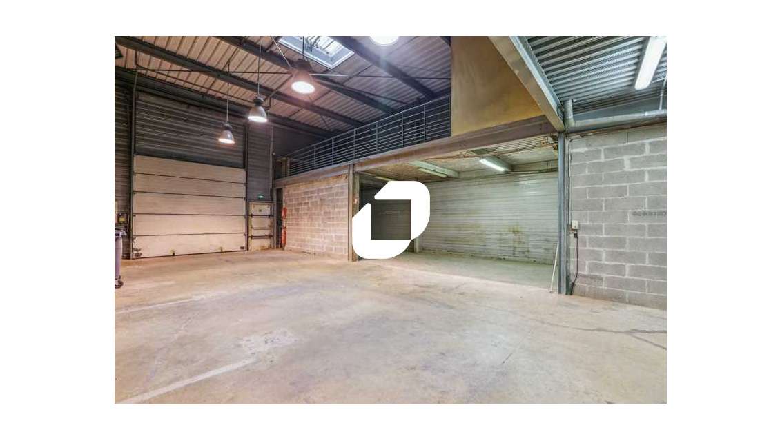 Vente Local d'activité 253m² Grigny