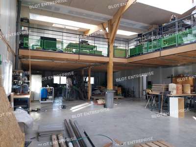 A vendre local d'activités neuf 650m² à Guer