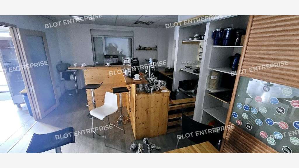 A vendre local d'activités de 373m² à Guipavas