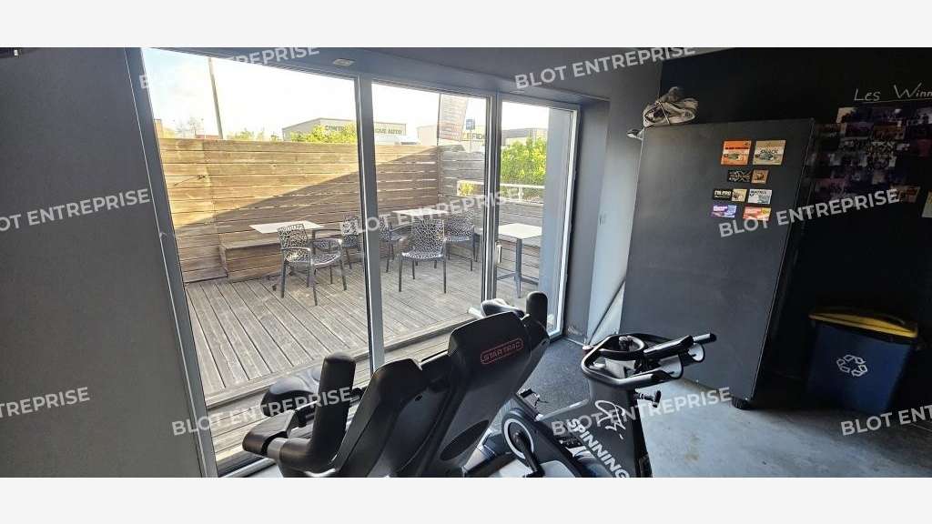 A vendre local d'activités de 373m² à Guipavas