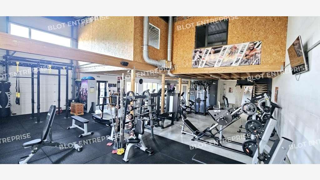 A vendre local d'activités de 373m² à Guipavas