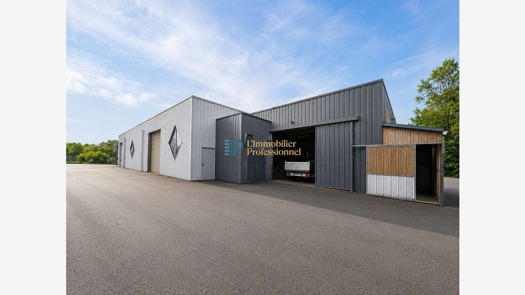 Bâtiment industriel 1595m² à vendre à Hennebont