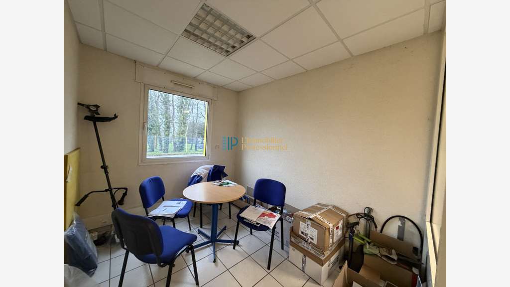 Bâtiment industriel 1595m² à vendre à Hennebont