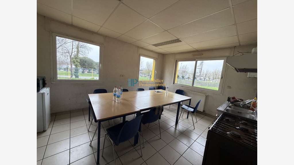 Bâtiment industriel 1595m² à vendre à Hennebont