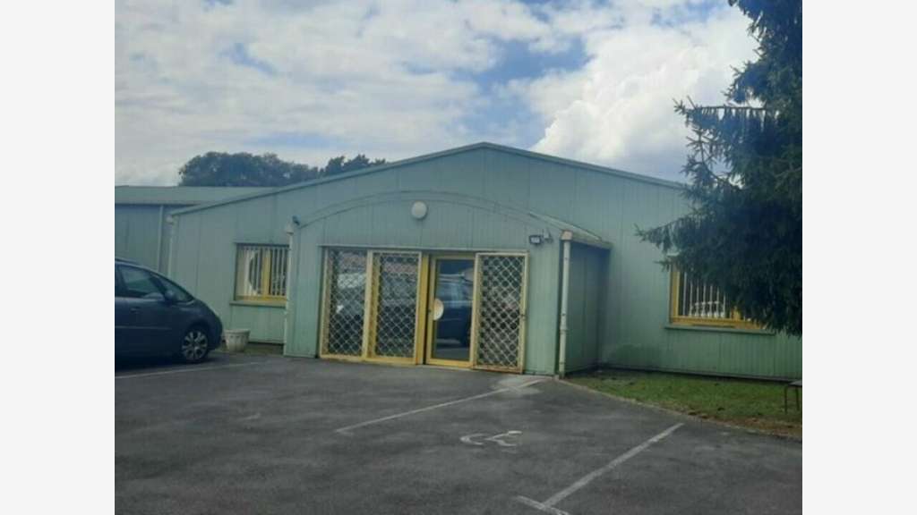 Local d'activité 1550m² à vendre à Héricourt