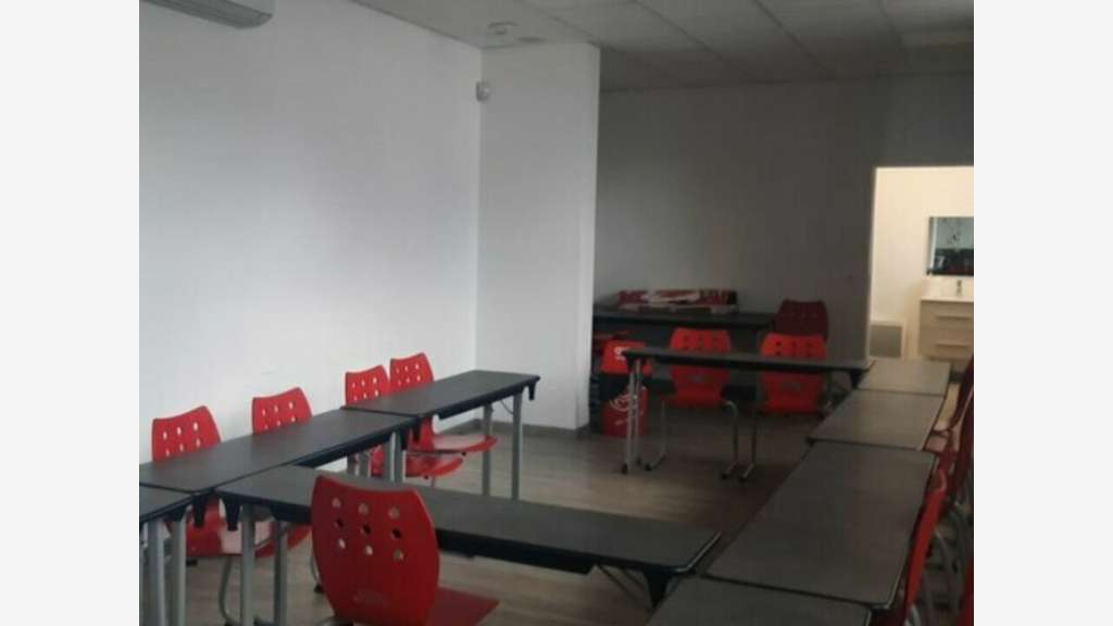 Local d'activité 1550m² à vendre à Héricourt
