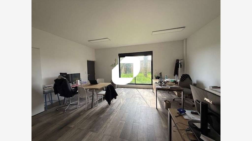 Vente Local d'activité 470m² Herouville en vexin