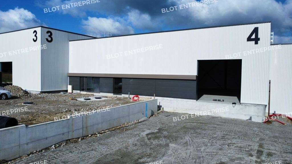 À VENDRE - LOCAL D'ACTIVITES 390 M² - HILLION