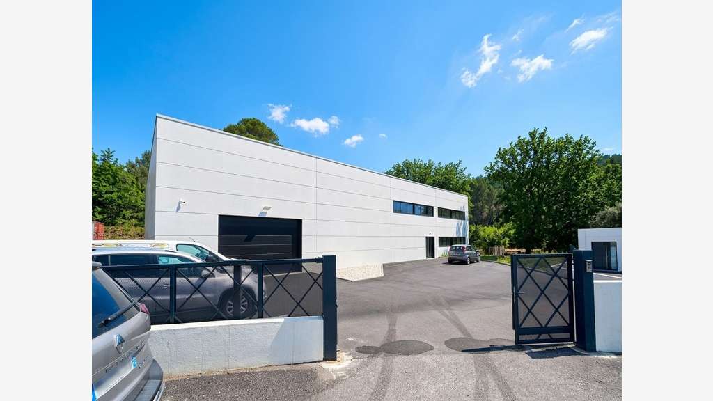 Vente local d'activité 1015m² Hyères ZI St Martin