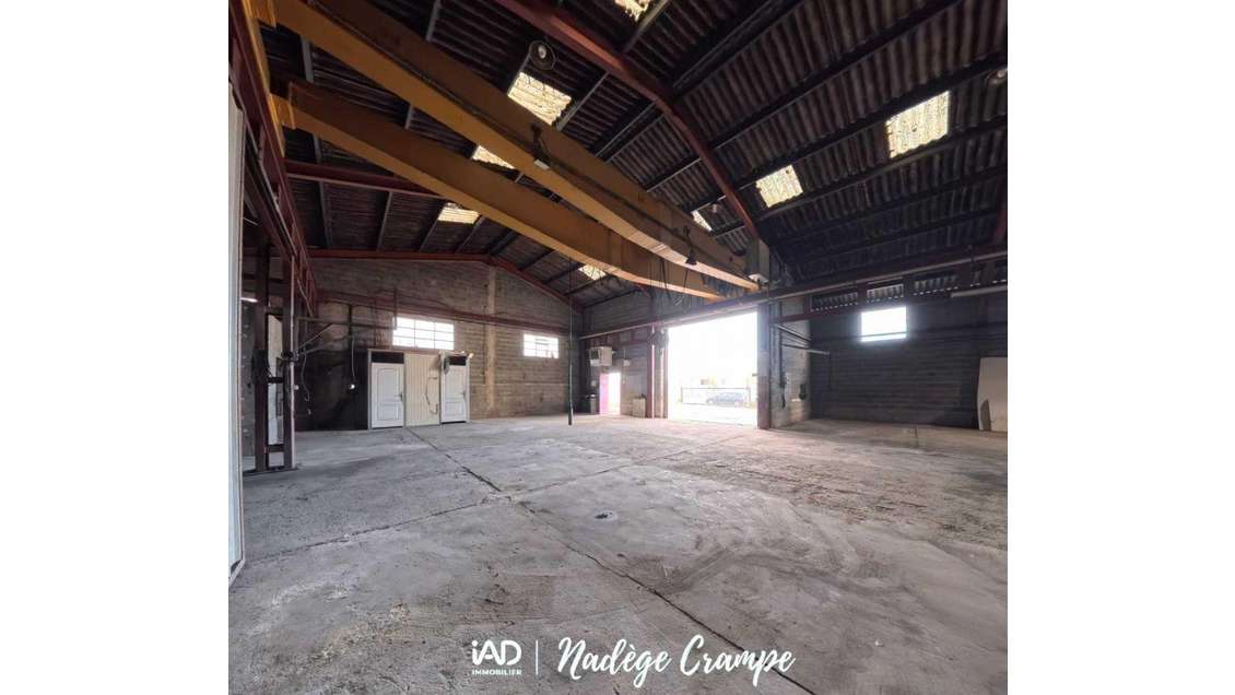 Vente local d'activités 702m² à Ibos