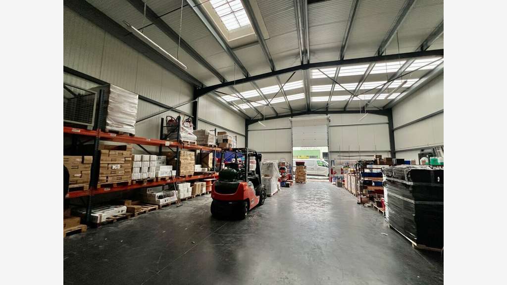 Local d'activité loué de 530m² à vendre à Jarnac