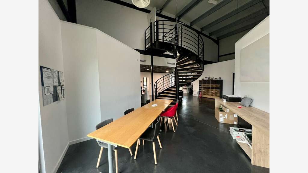 Local d'activité loué de 530m² à vendre à Jarnac