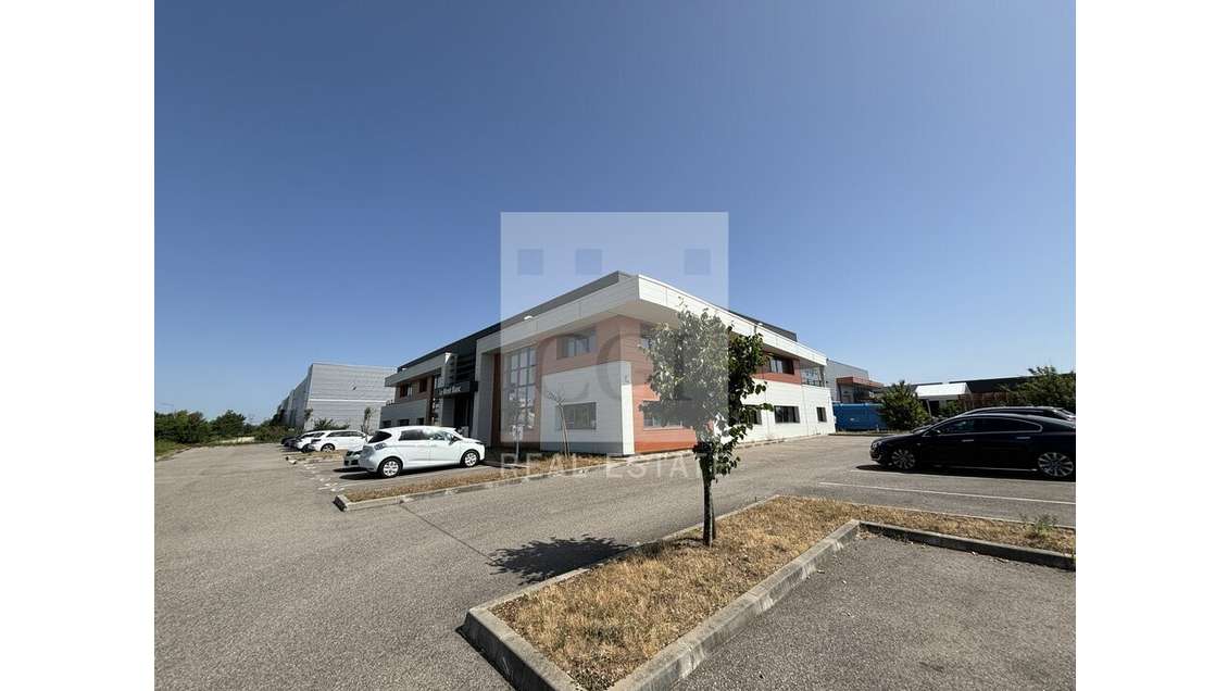Local d'activité 3353m² à vendre en ZA à Jonage