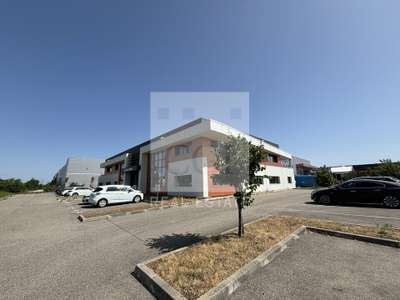 Local d'activité 3353m² à vendre en ZA à Jonage