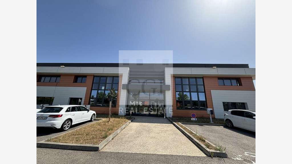 Local d'activité 3353m² à vendre en ZA à Jonage