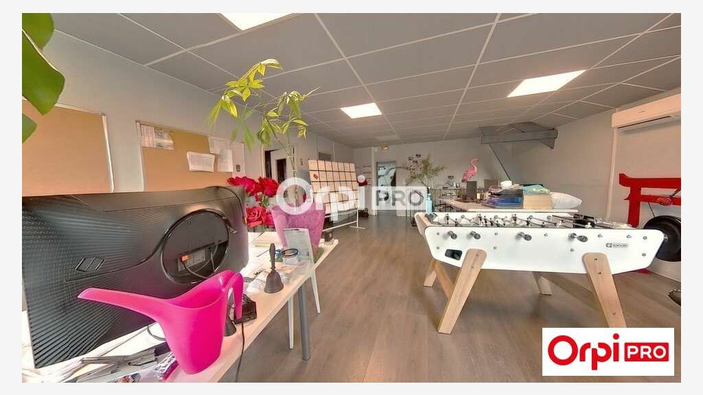 Vente local pro 481m² à la Chapelle-d'Armentières