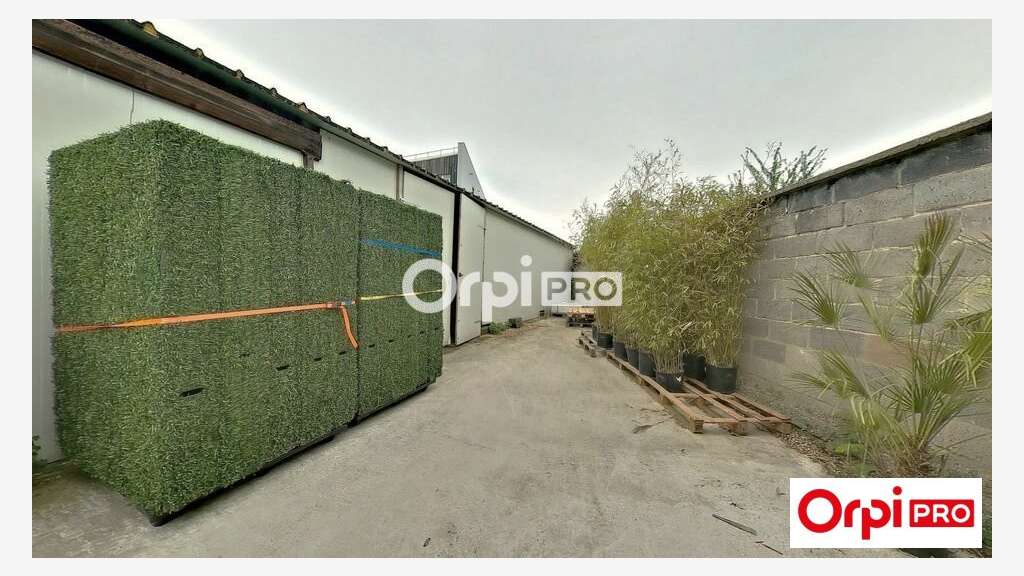 Vente local pro 481m² à la Chapelle-d'Armentières