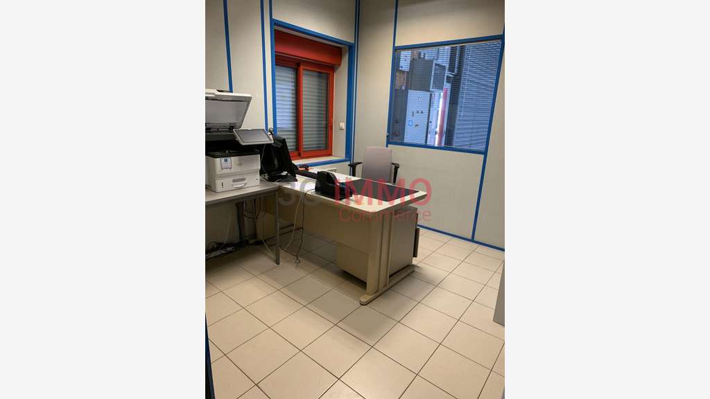 Vente local industriel de 860m² à La Crèche