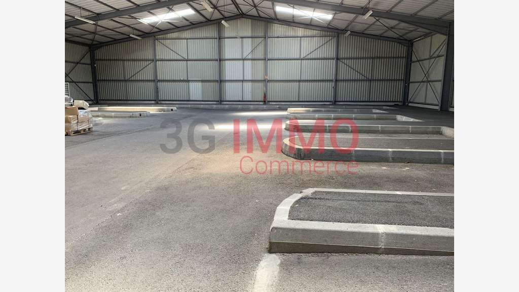 Vente local industriel de 860m² à La Crèche