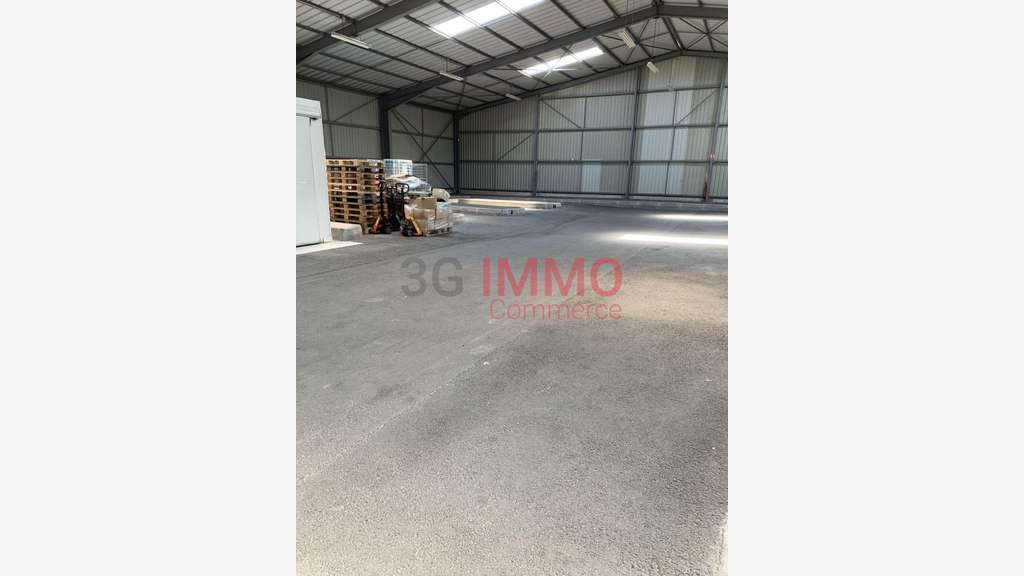 Vente local industriel de 860m² à La Crèche