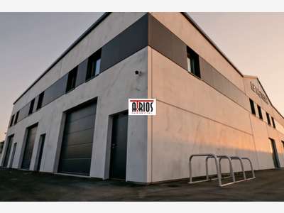 ENTREPOT NEUF 65m² PLUSIEURS SURFACES DISPONIBLES