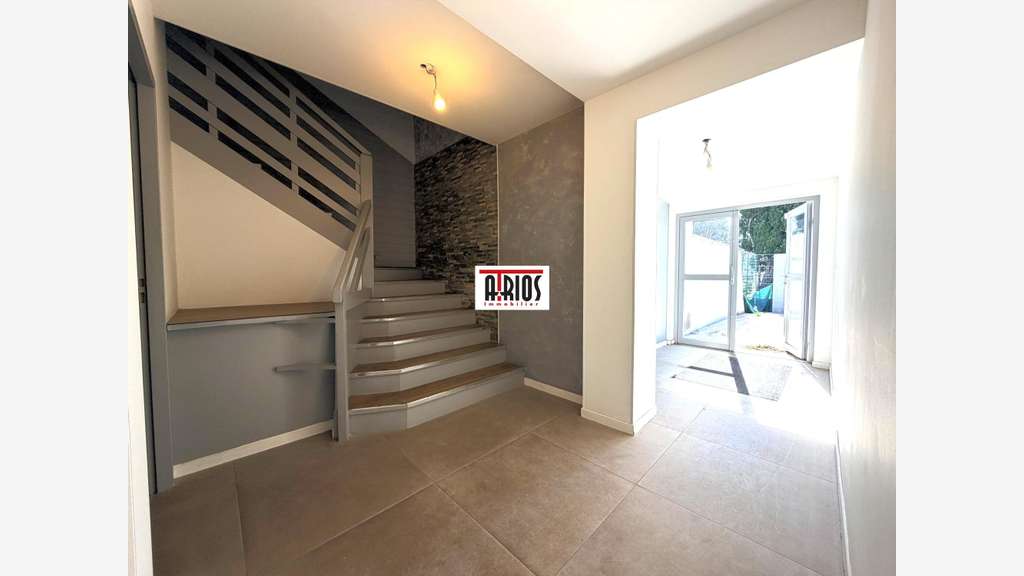 Vente local d'activité de 272m²en ZI la Farlède