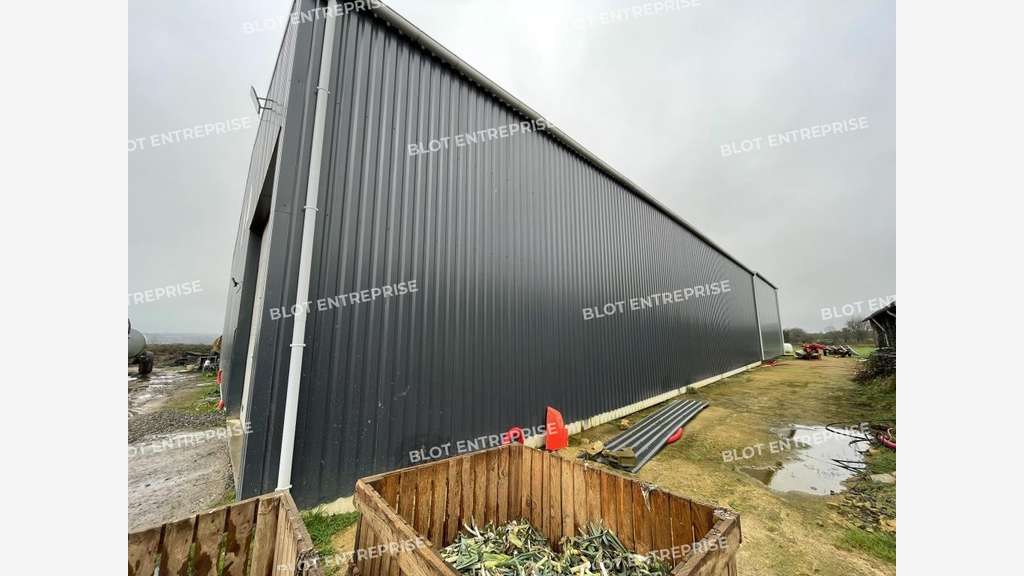 A vendre à louer locaux 967m² à La Martyre