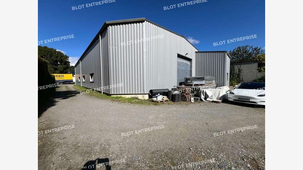 A vendre local d'activités de 540m² à la Mezière