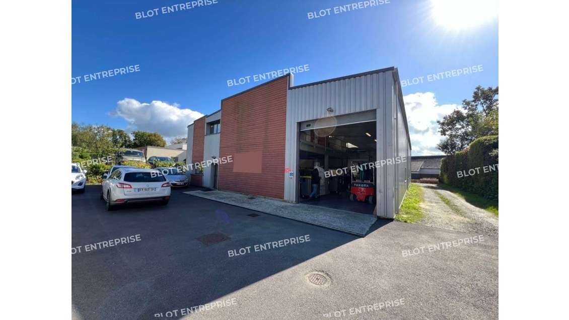 A vendre local d'activités de 540m² à la Mezière
