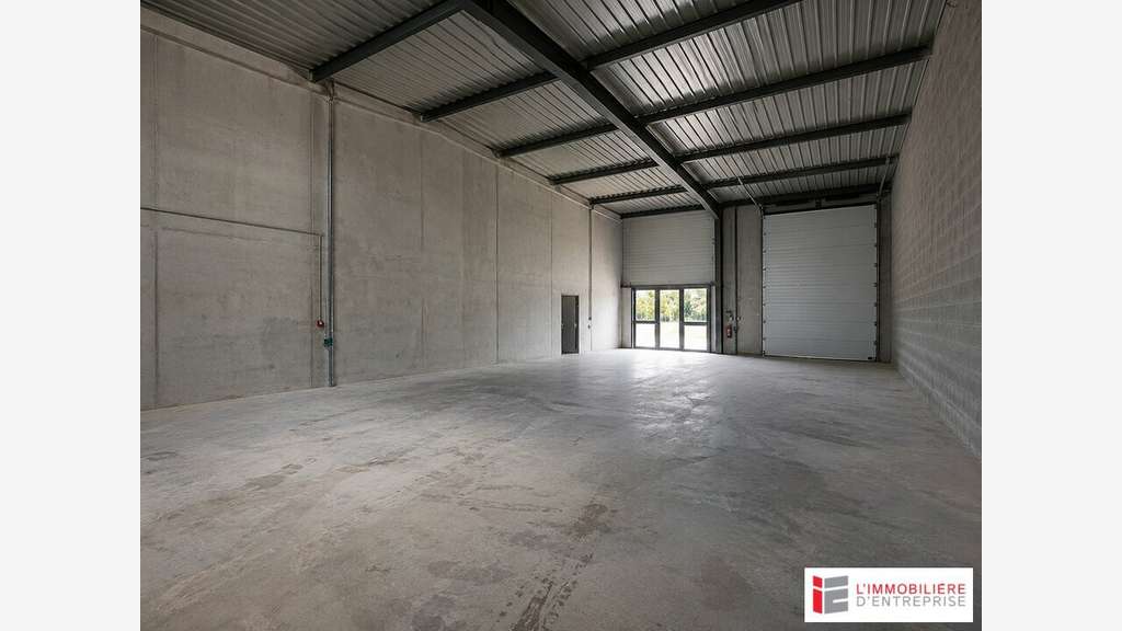 Vente local d'activité de 299m² à la Mézière