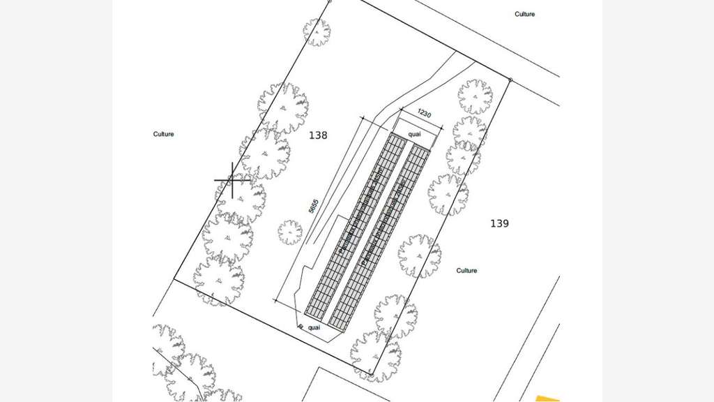 Bâtiment agricole de stockage surélevé, avec quai 
