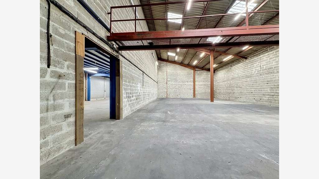 AV murs entrepôt de 1414m² à La Réole ZAE Frimont