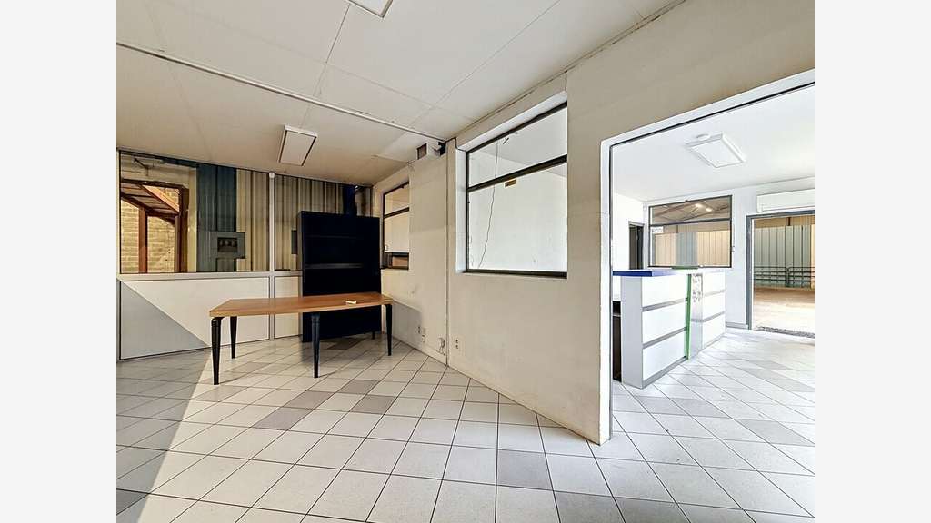 AV murs entrepôt de 1414m² à La Réole ZAE Frimont