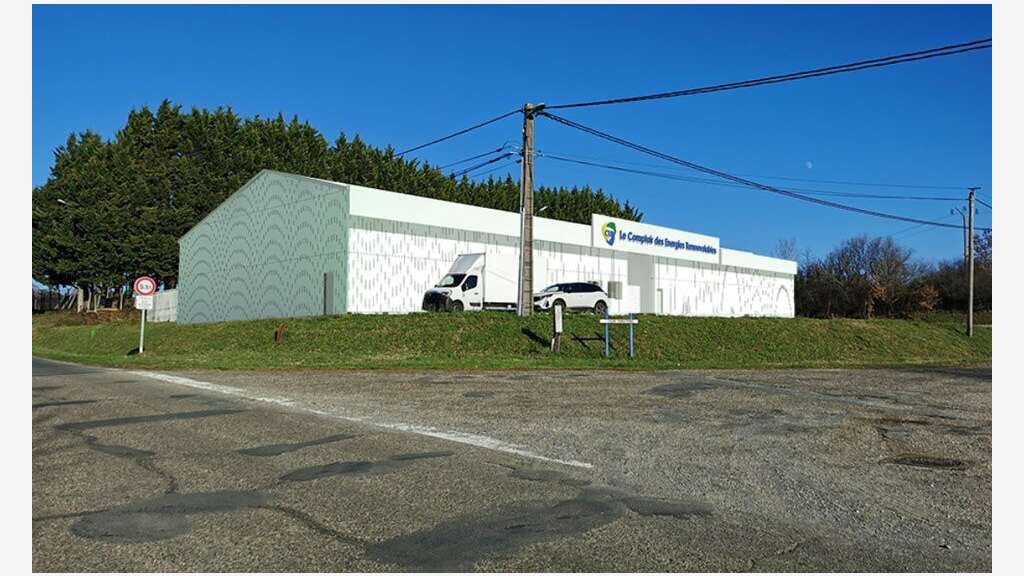 LA RÉOLE - ENTREPOT à vendre