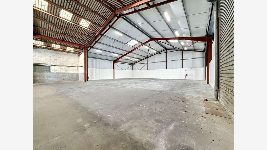 AV murs entrepôt de 1414m² à La Réole ZAE Frimont