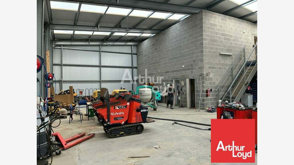 Local d'activité 550m² à vendre La Roche-sur-Yon