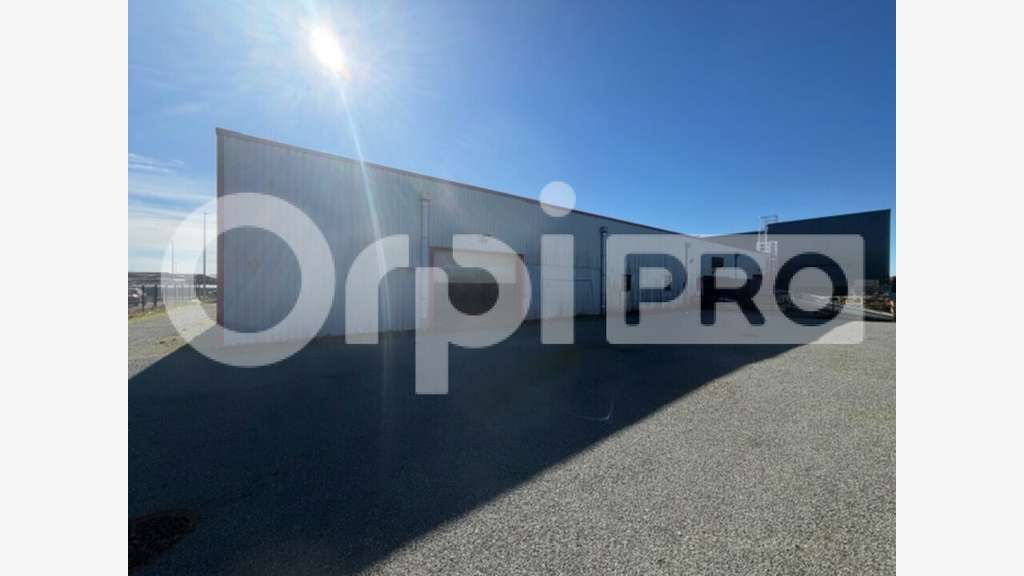 A vendre locaux 630m² sur 1600m² ZFU La Rochelle