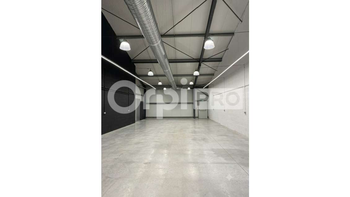 LOCAL D'ACTIVITE ZA LA ROCHELLE A VENDRE