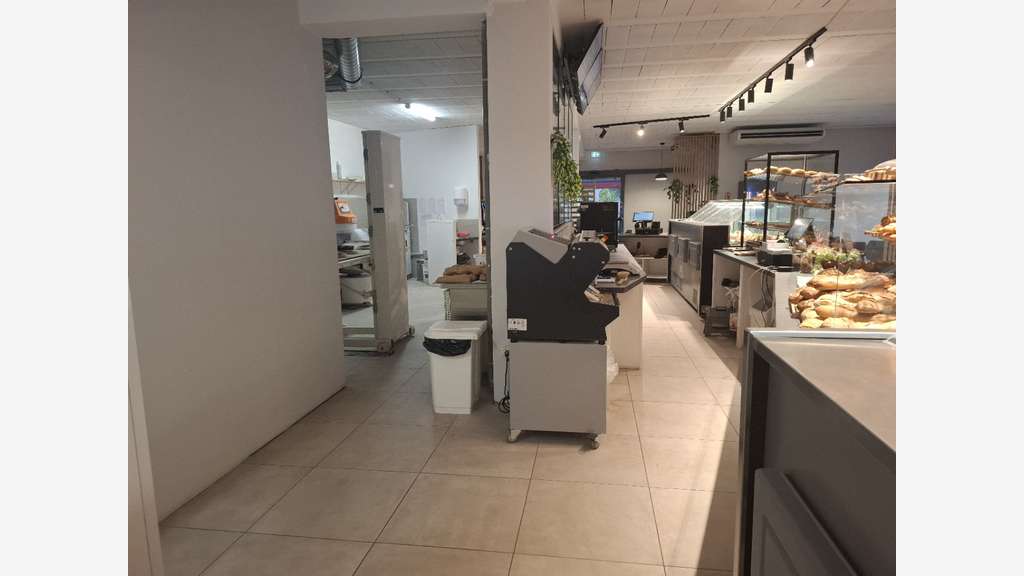 Vente murs commerciaux de 799m² loués La Seyne/Mer