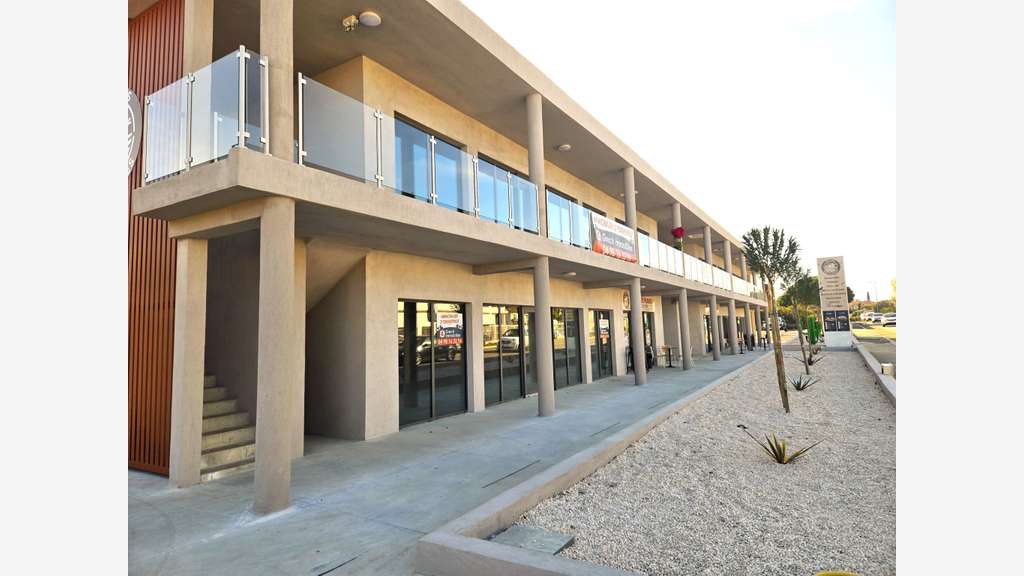 Vente murs commerciaux de 799m² loués La Seyne/Mer