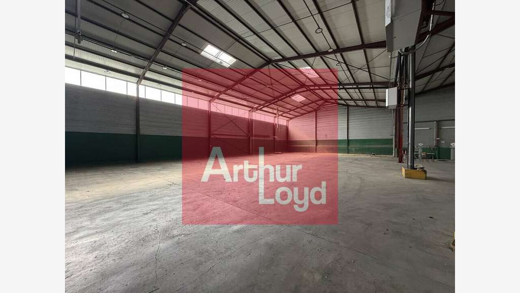 Local activité 2890m² à vendre à Lafrançaise D927