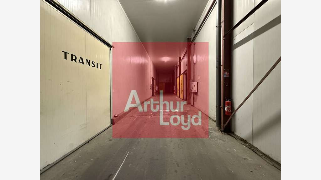 Local activité 2890m² à vendre à Lafrançaise D927